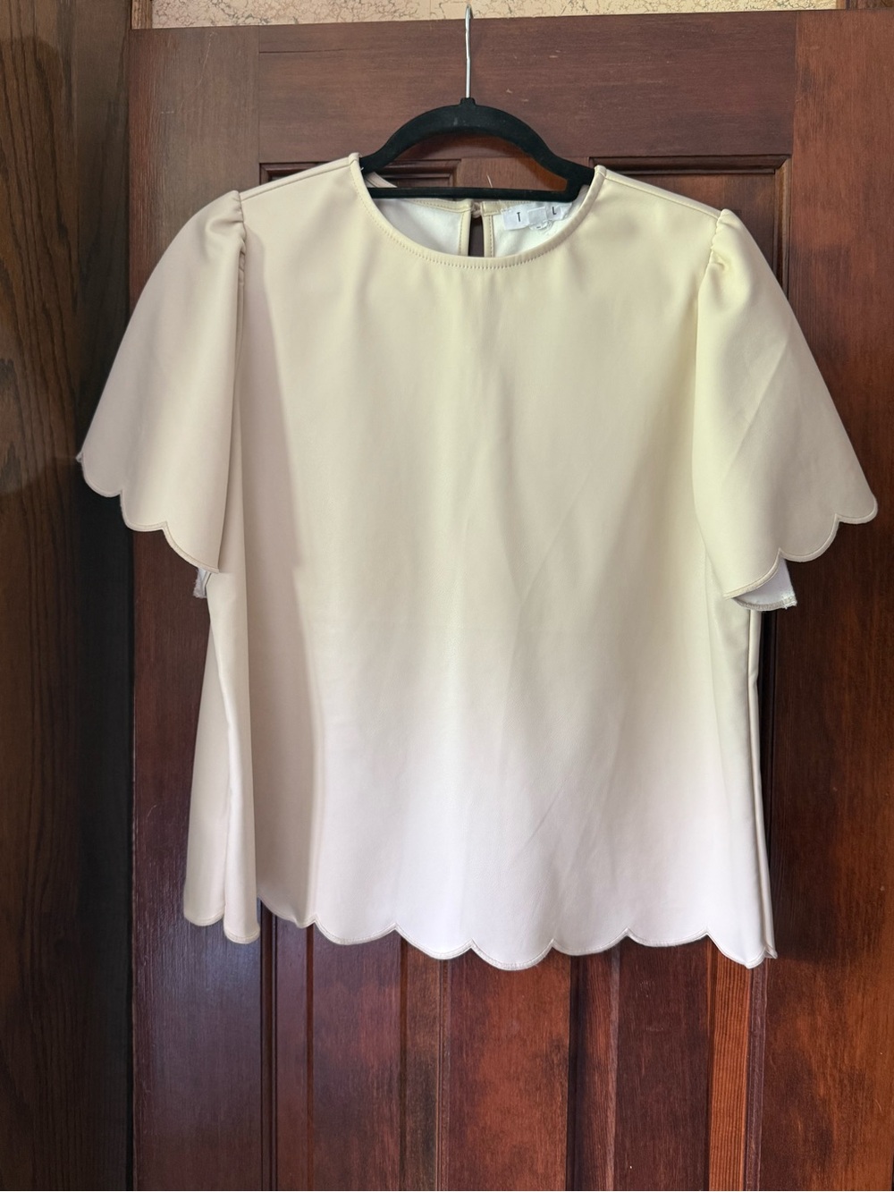 Cream Leather Scalloped Short-Sleeve Blouse M